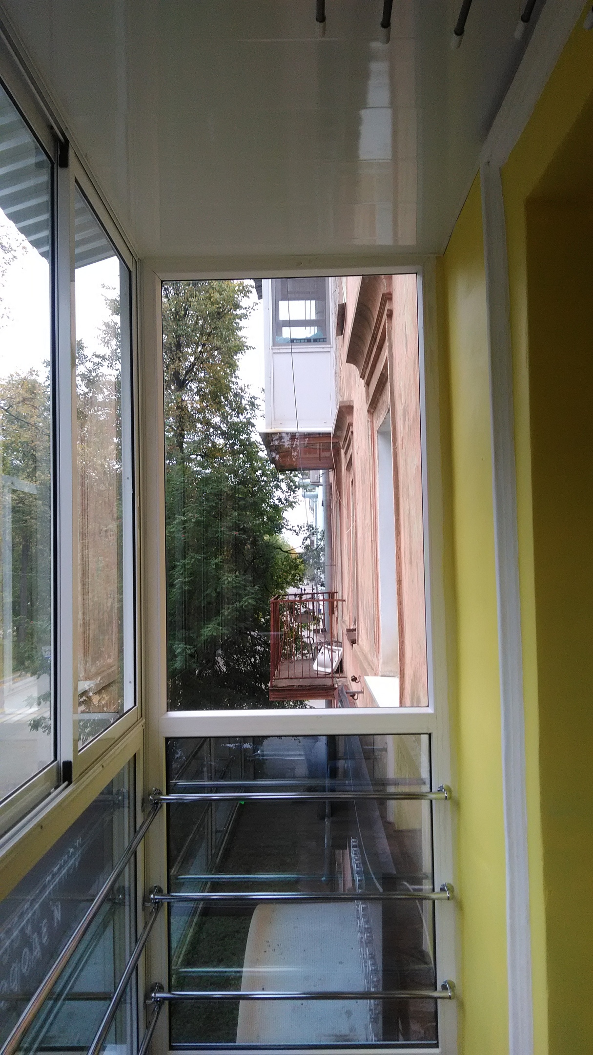 Панорамное остекление балкона - фото 1