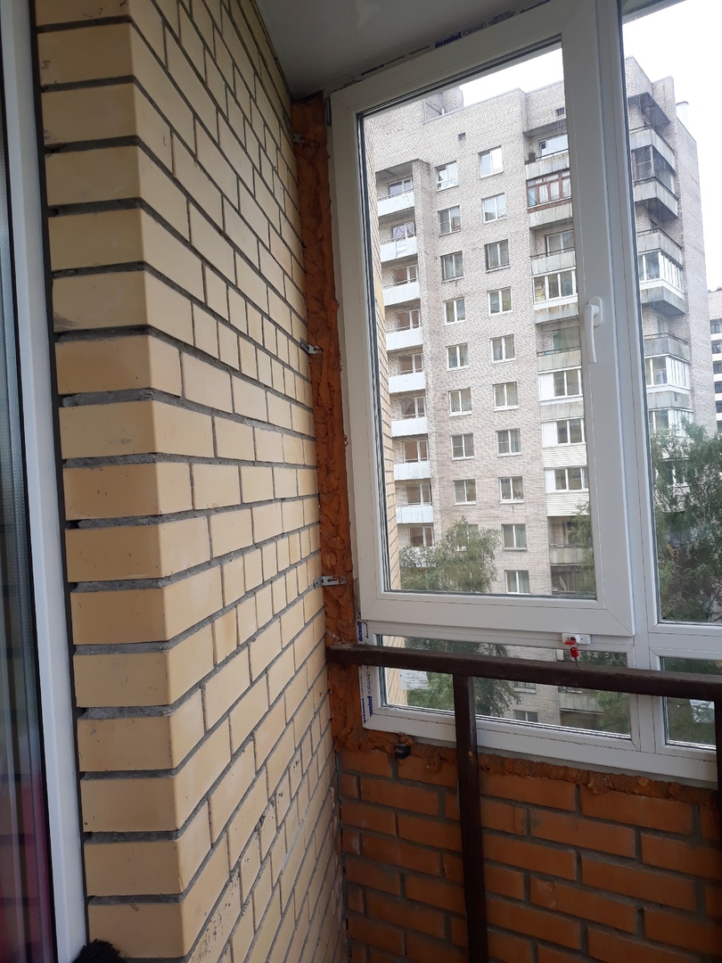 Остекление окнами Rehau углового балкона - фото 2